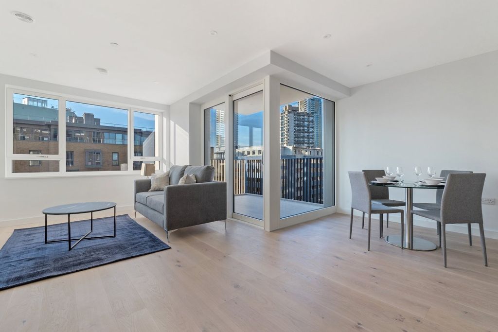 Property photo 1 of 11 Living Area