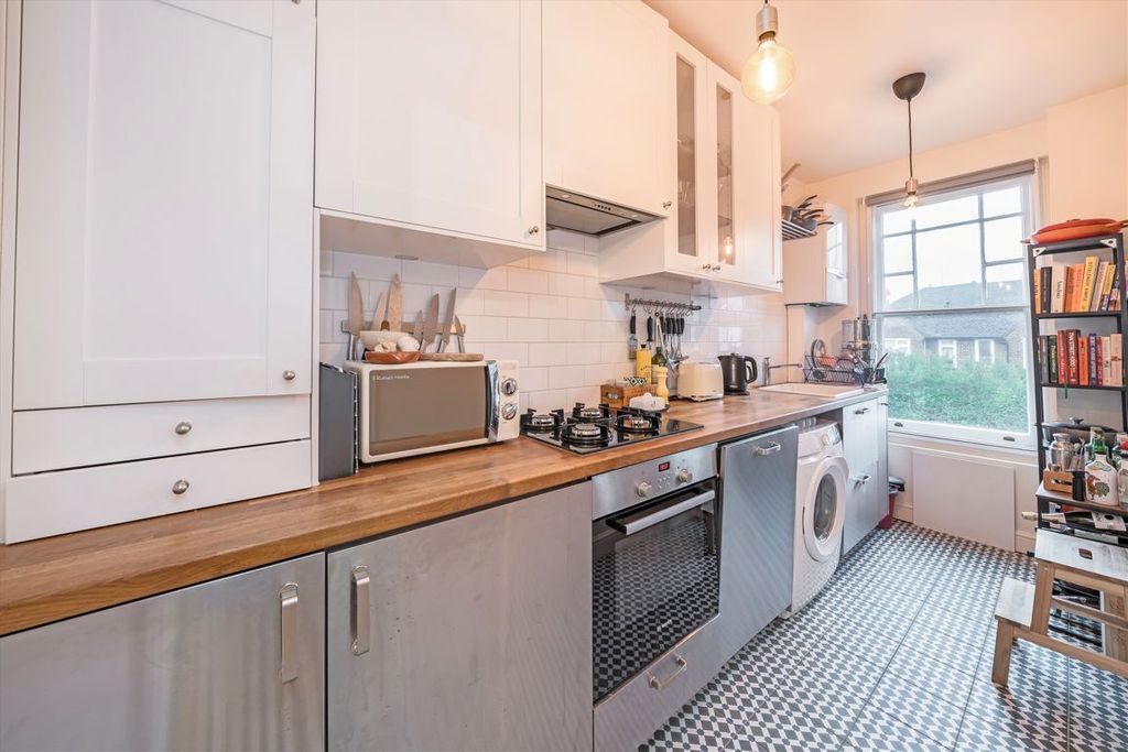 Property photo 3 of 8