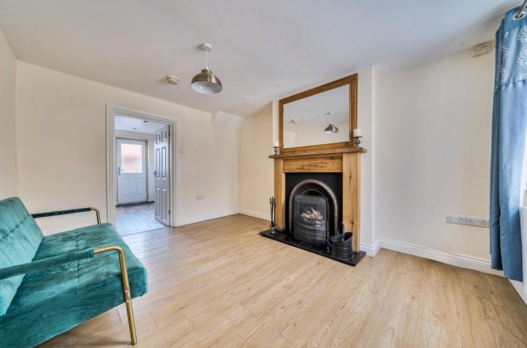 Property photo 2 of 18 1364838-12-68E8cd09047Ea.Jpg