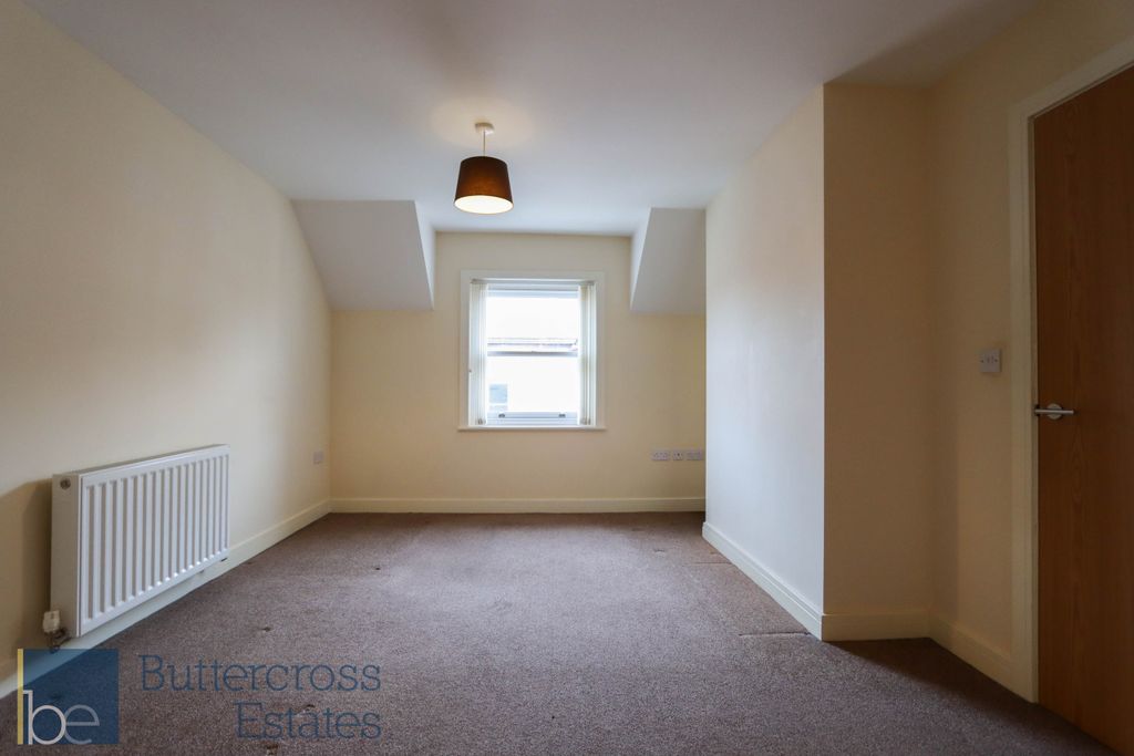 Property photo 3 of 7 Living Room