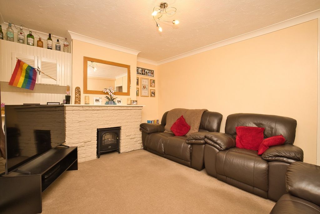 Property photo 3 of 12 Picture 3