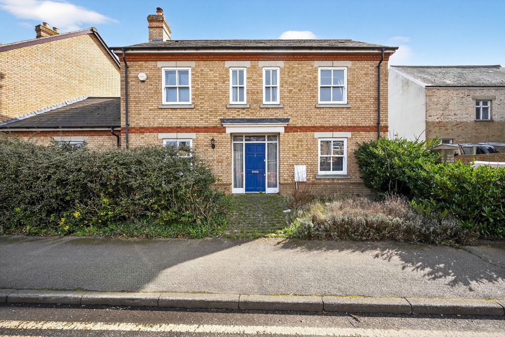 Property photo 1 of 32