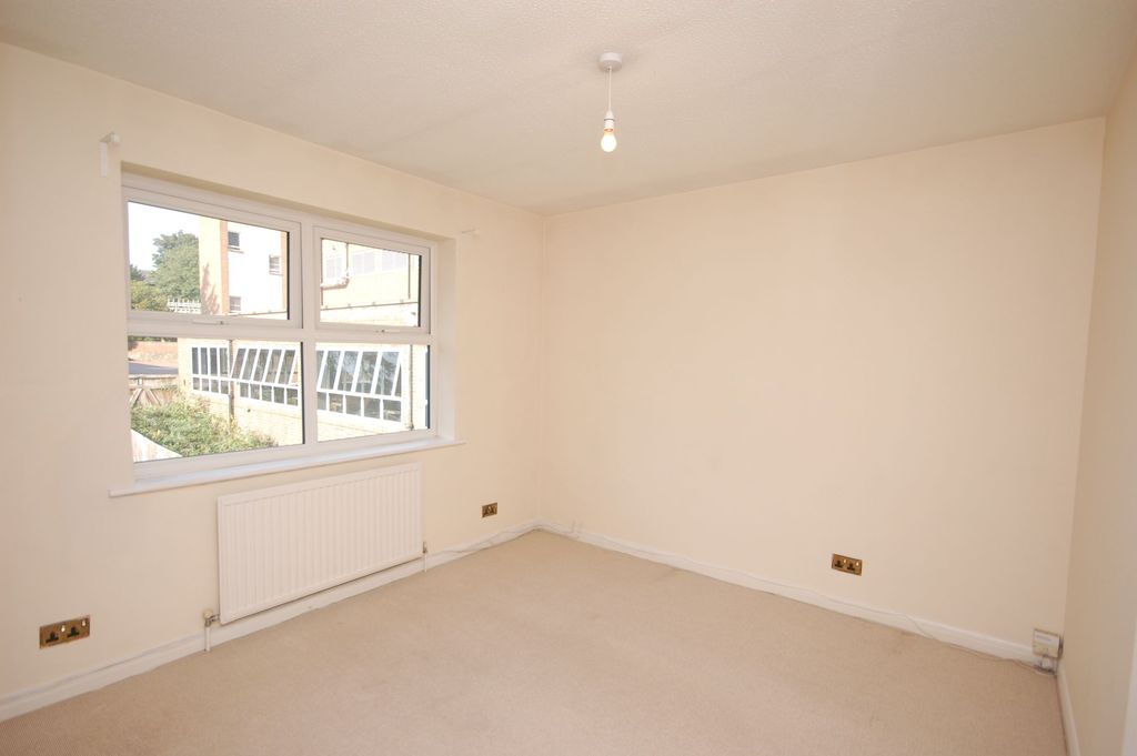 Property photo 2 of 6 Living