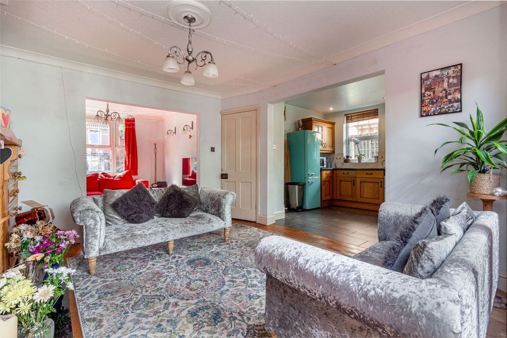 Property photo 2 of 22