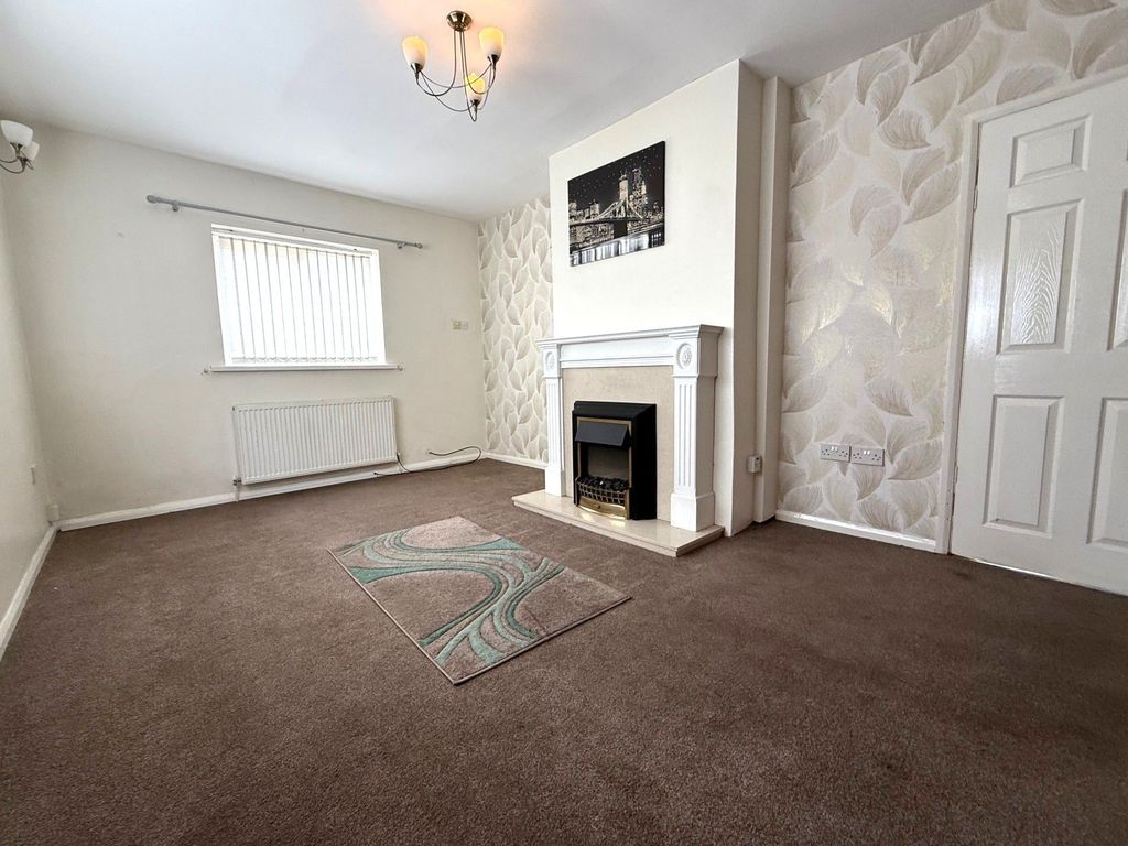 Property photo 2 of 14 Photograph 2