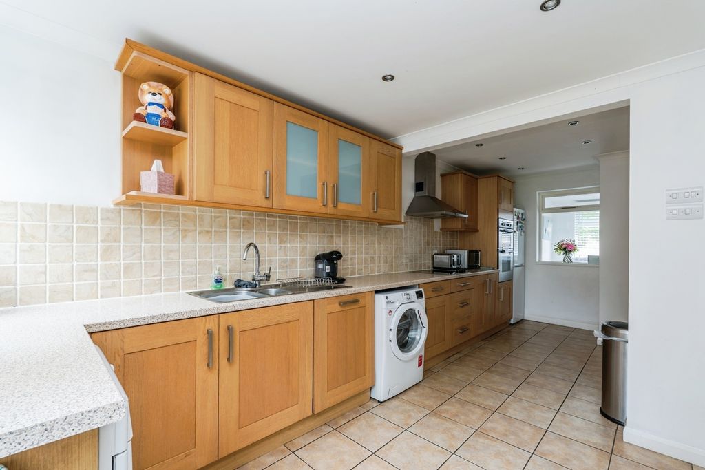 Property photo 3 of 17 Photo