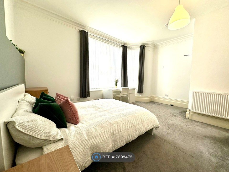 Property photo 2 of 25