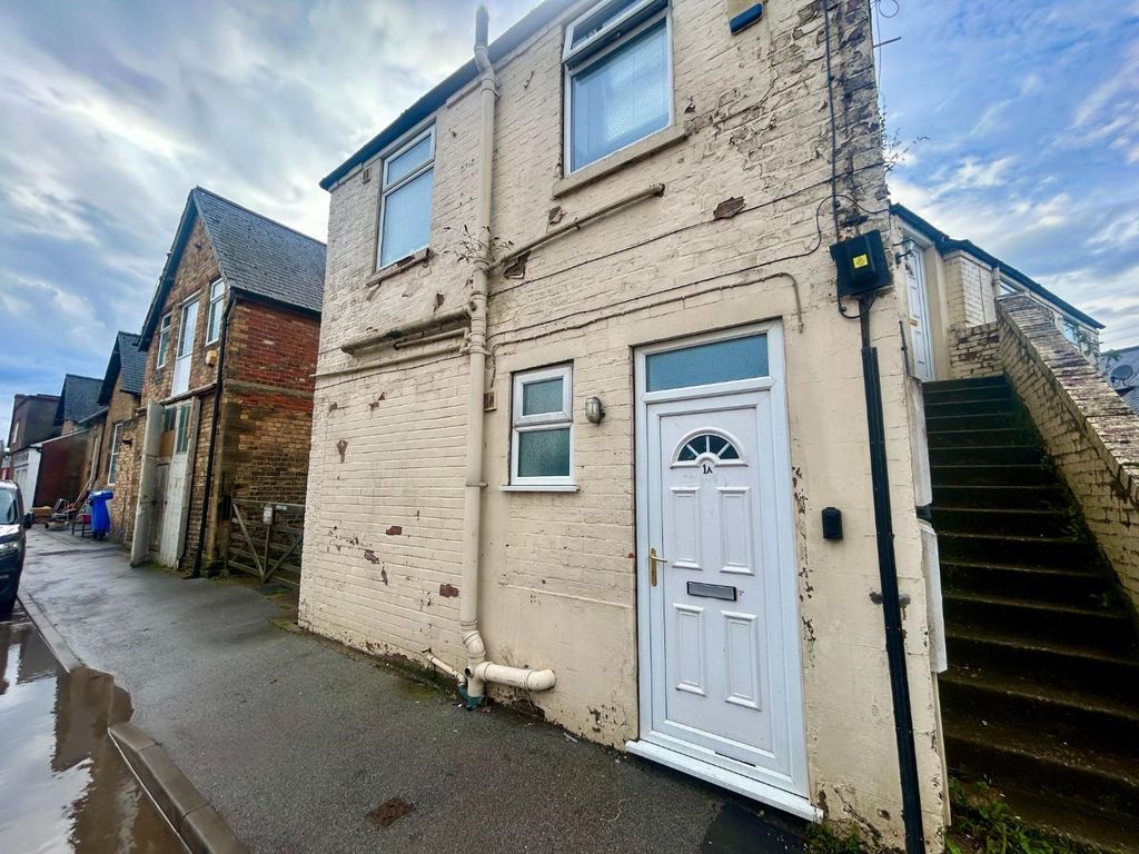 Property photo 2 of 6 Front Exterior