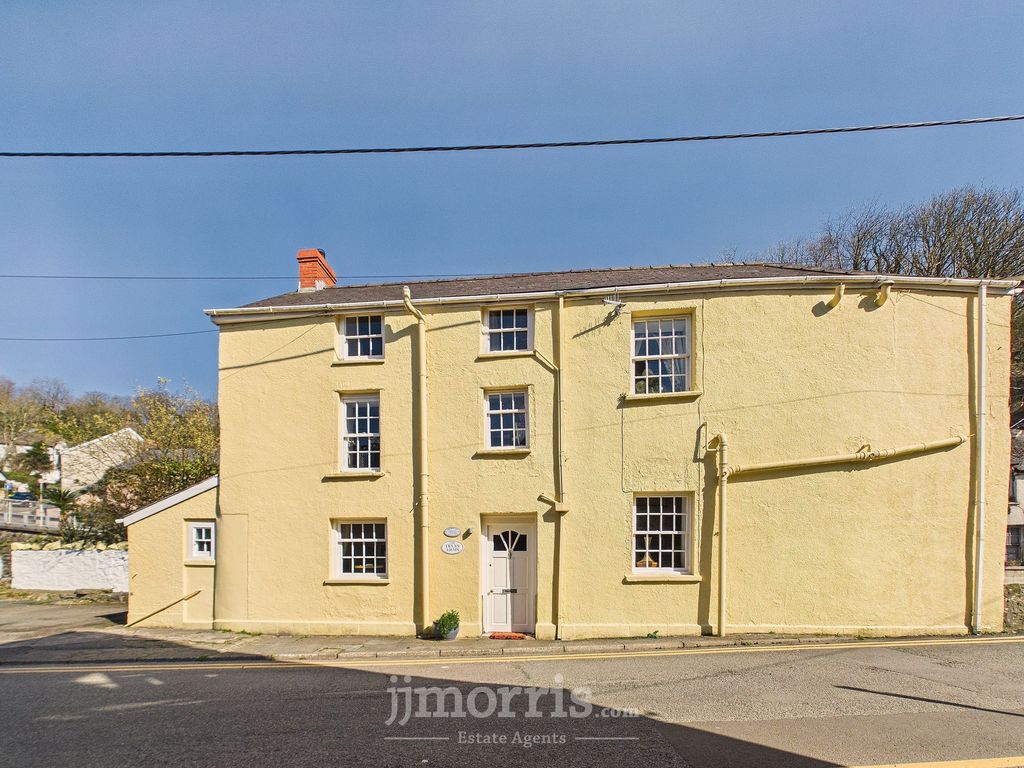 Property photo 1 of 44