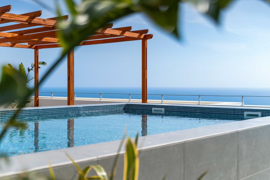 Property photo 2 of 32 Private Pool Terrace Front Ocean Views Penthouse