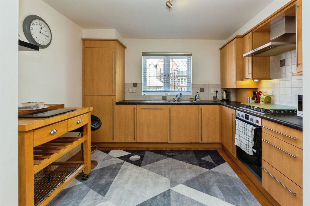 Property photo 3 of 14