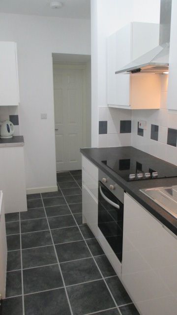 Property photo 3 of 9 Entrance Porch