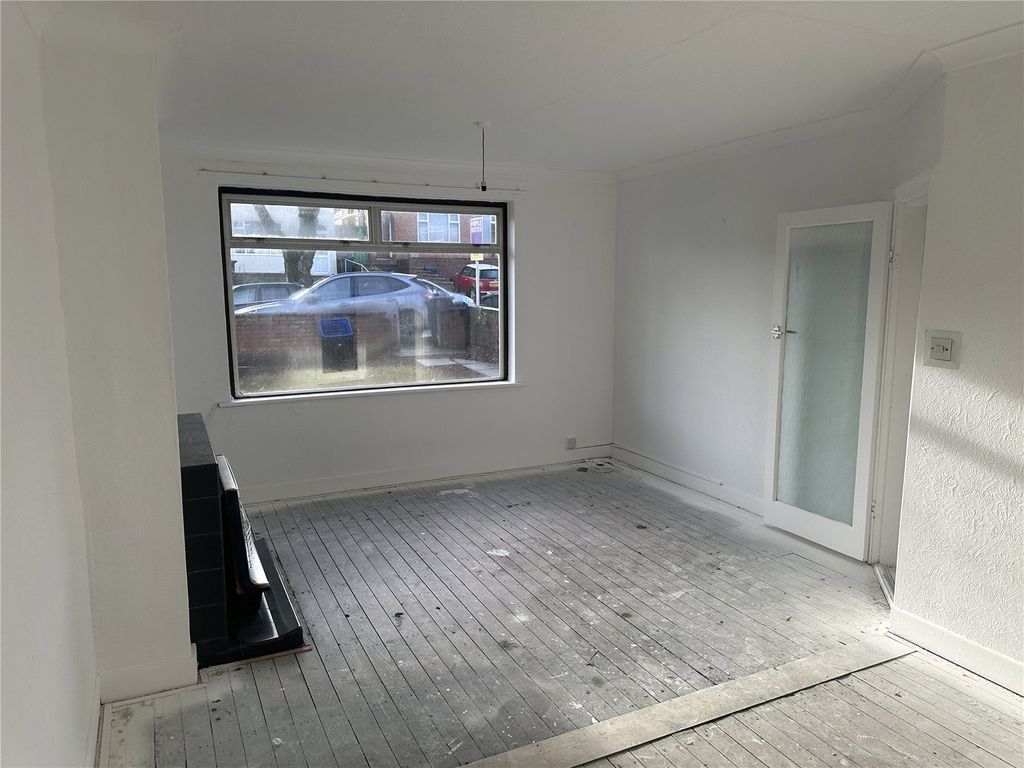 Property photo 3 of 10 Picture No. 27