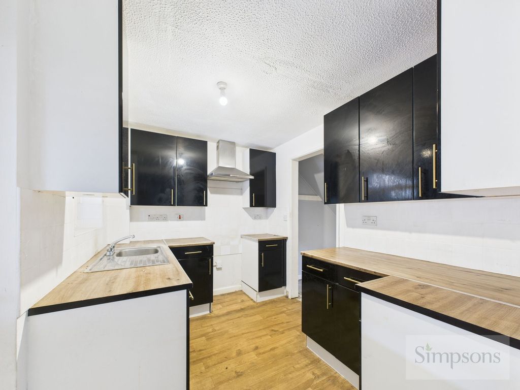 Property photo 2 of 12 Kitchen