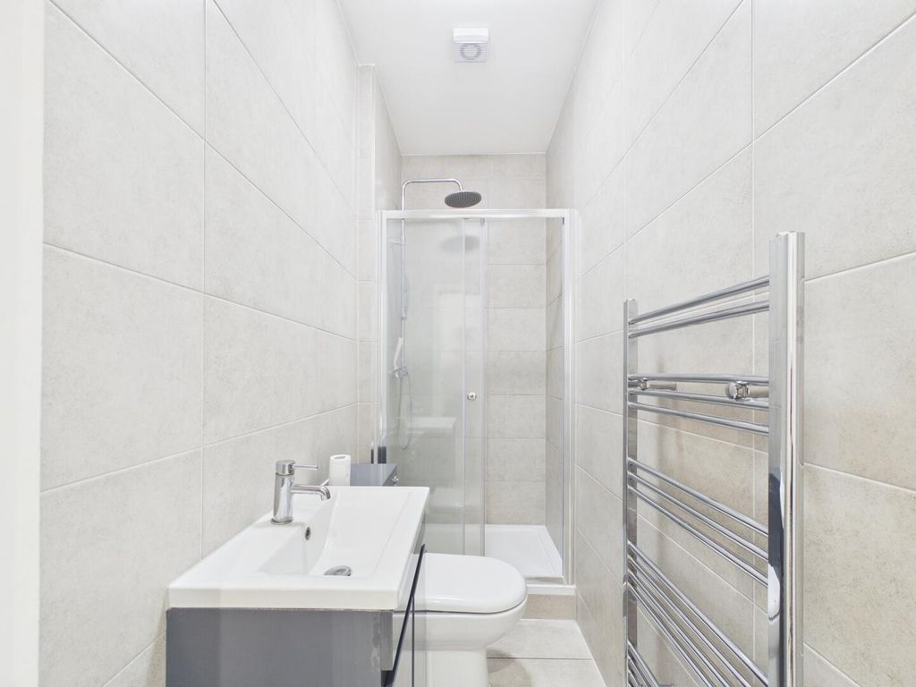 Property photo 2 of 13 Bathroom