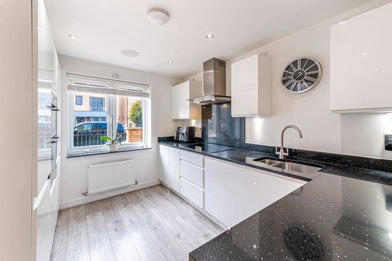 Property photo 2 of 26 Photo 11