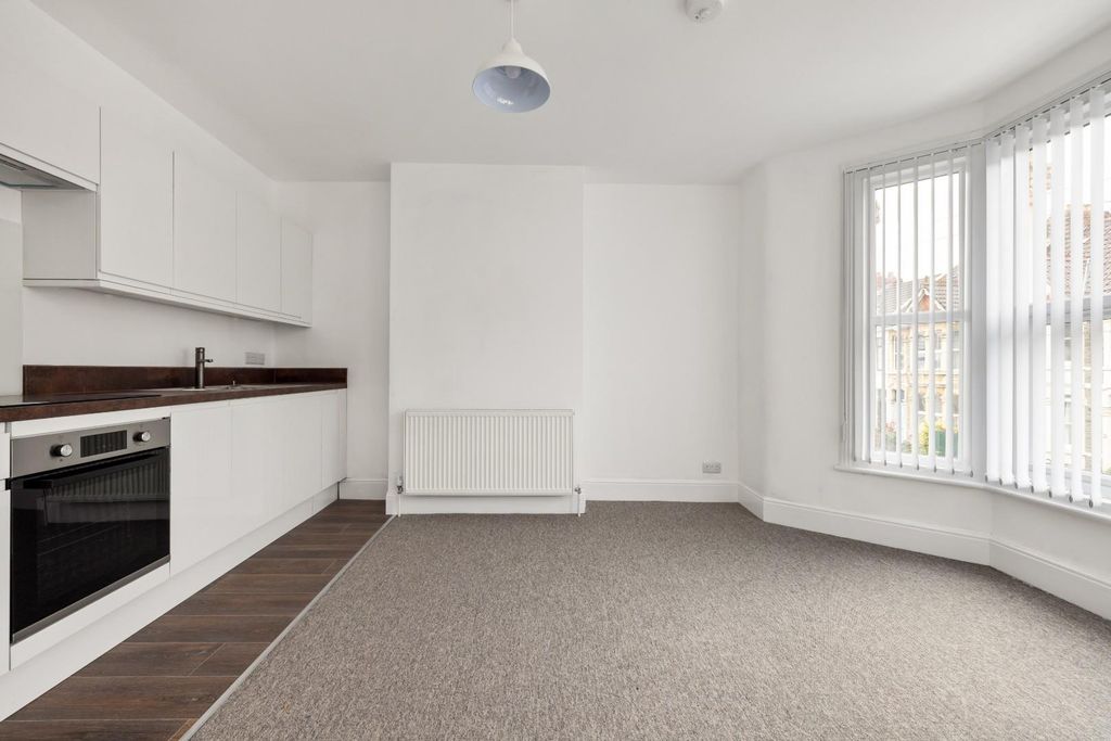 Property photo 3 of 11 Char8443.Jpg