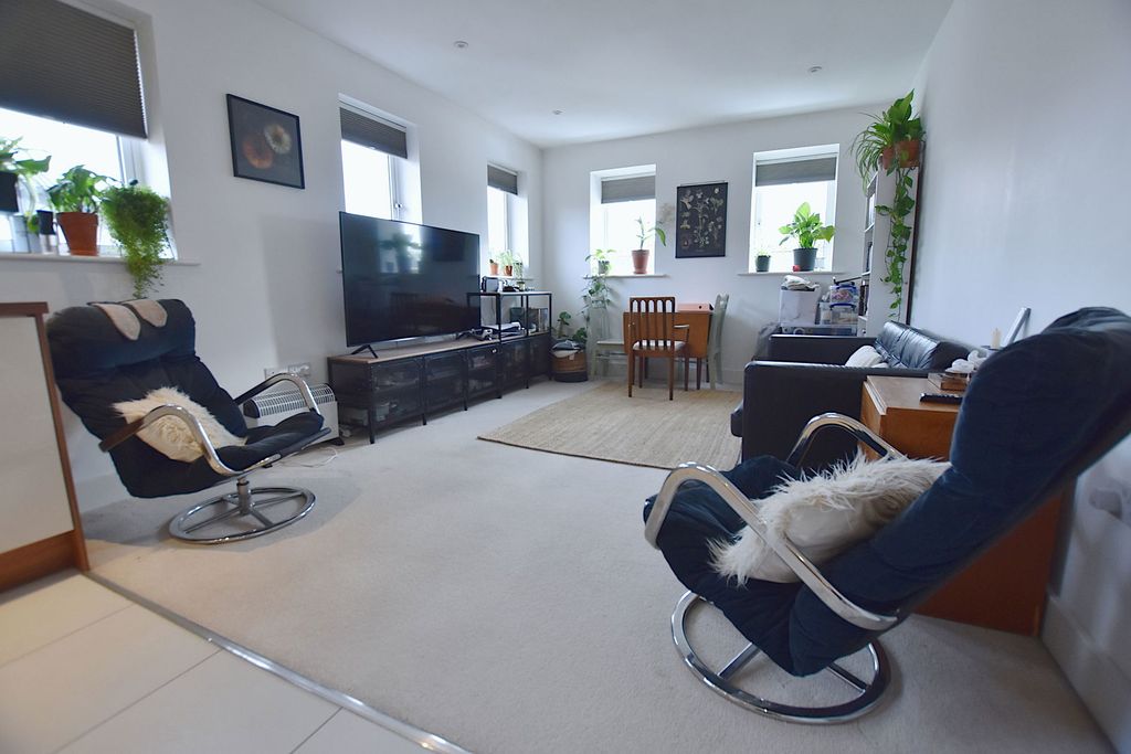 Property photo 3 of 8