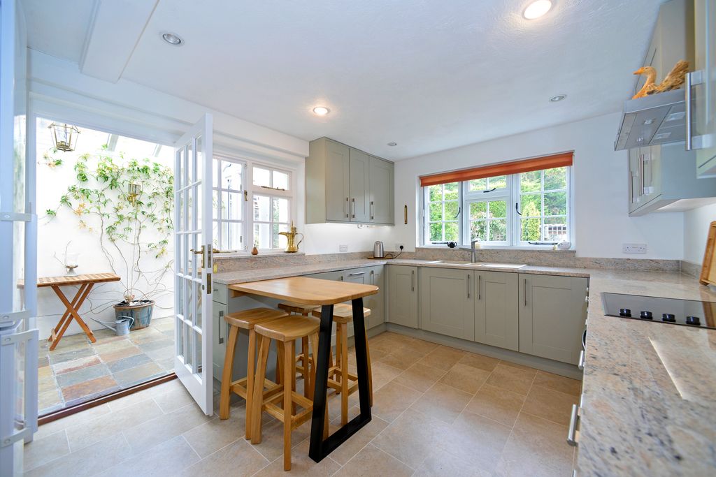 Property photo 2 of 16