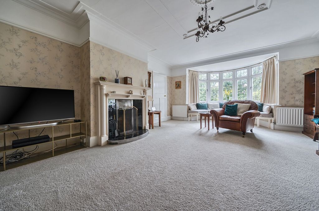 Property photo 3 of 19 1320667-12-687E52...