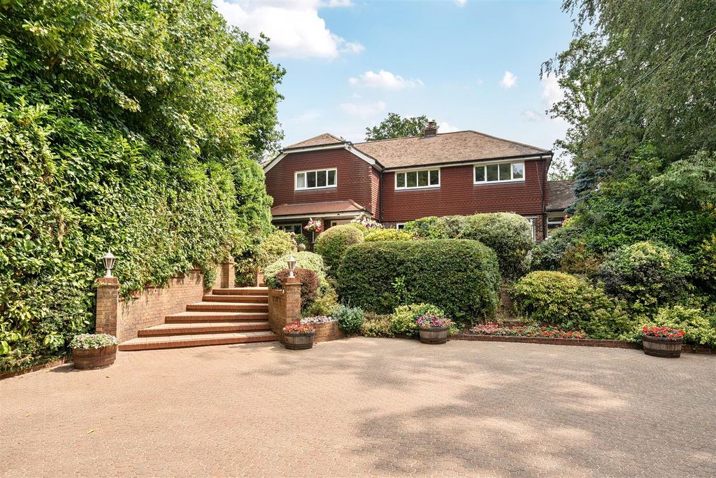 Property photo 1 of 34 1493888-34-6A5F7Fac40Ed5.Jpg