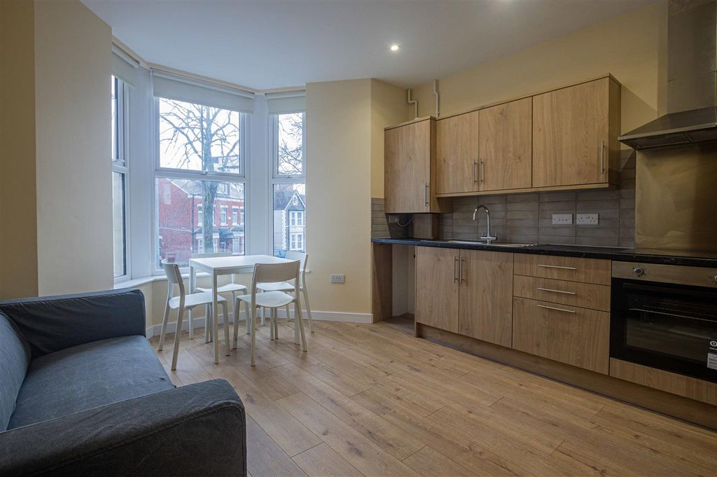 Property photo 2 of 10 Img-5.Jpg