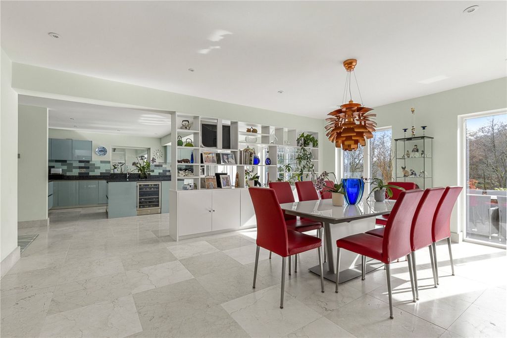 Property photo 2 of 28 Kitchen/ Family Room