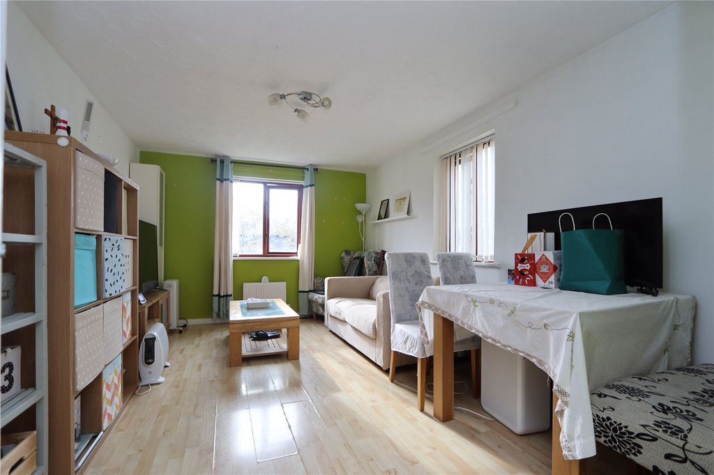 Property photo 3 of 8 Picture No. 04
