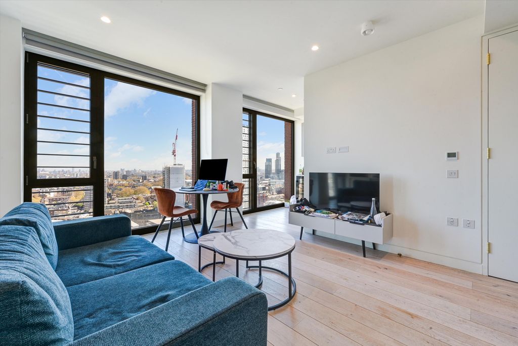 Property photo 3 of 21 Image