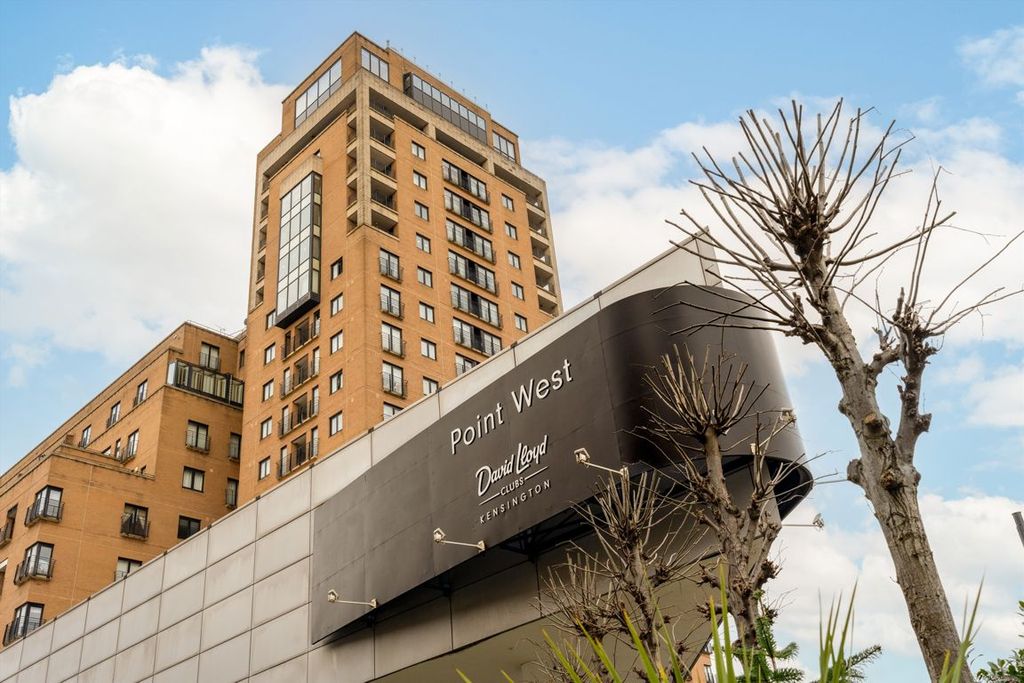 Property photo 1 of 3