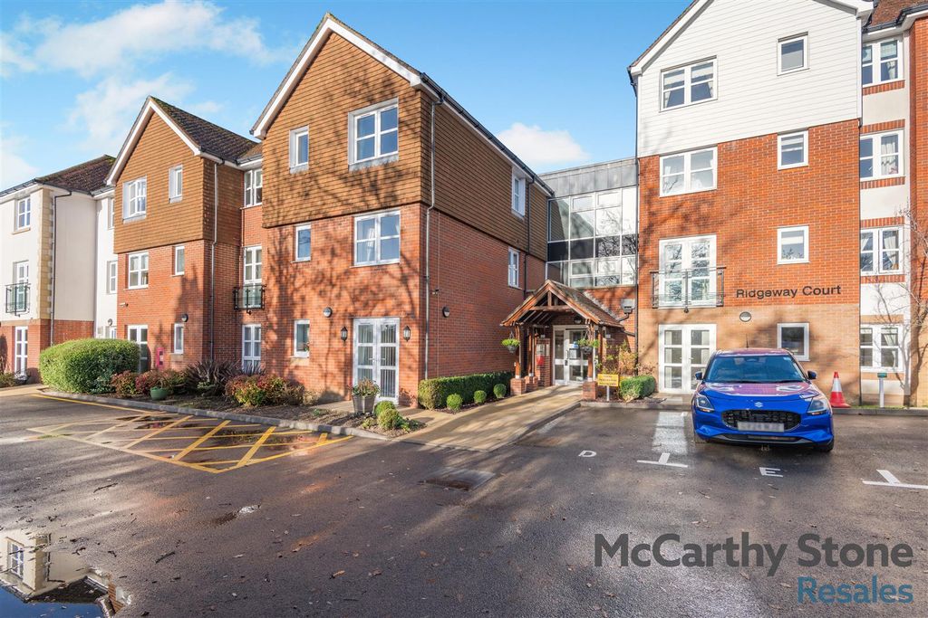 Property photo 1 of 20 8672098-Exterior05.Jpg