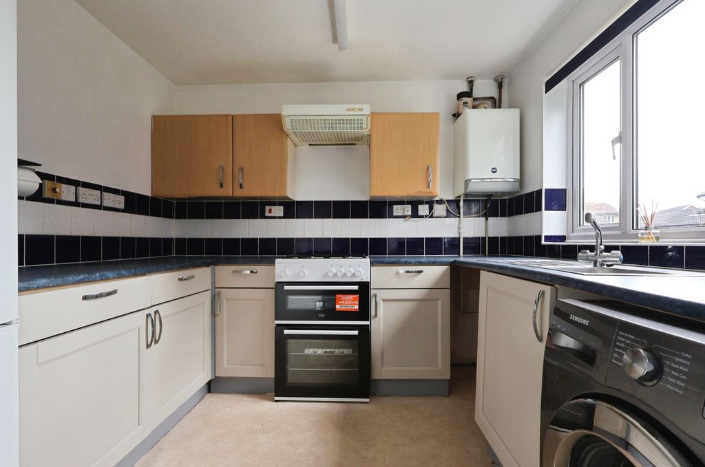 Property photo 2 of 30