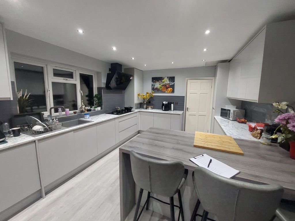 Property photo 3 of 42 Bright, Modern Kitchen With Plenty Of Workspace