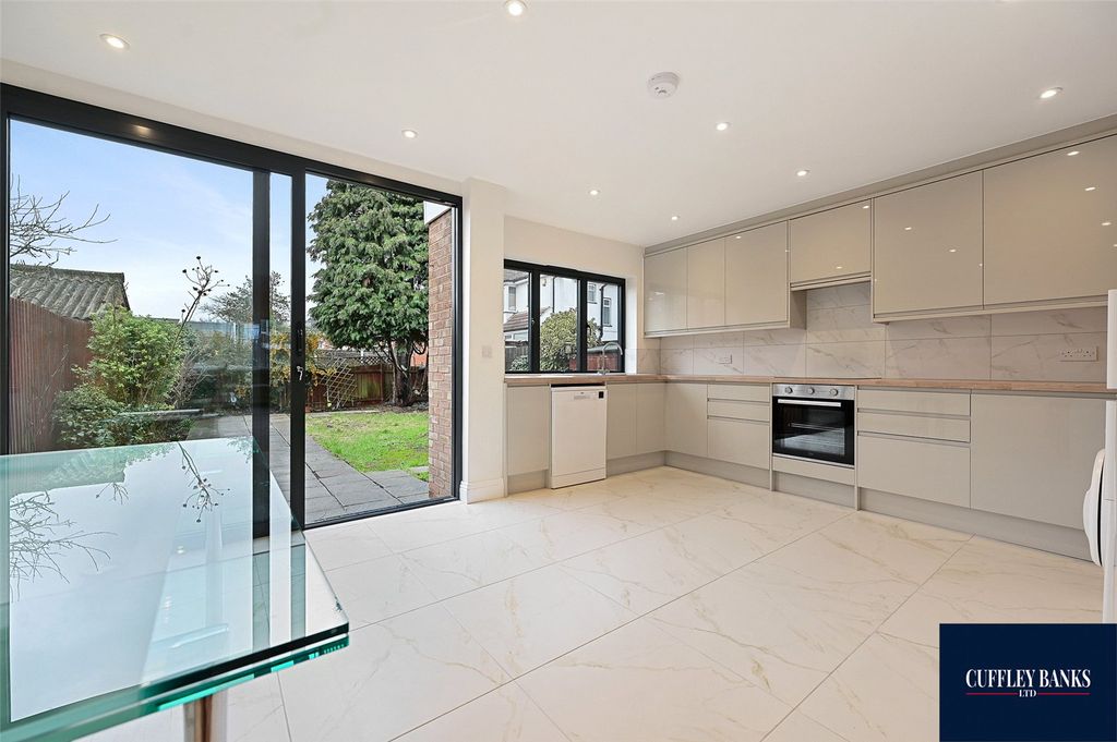 Property photo 1 of 11 Picture No. 02