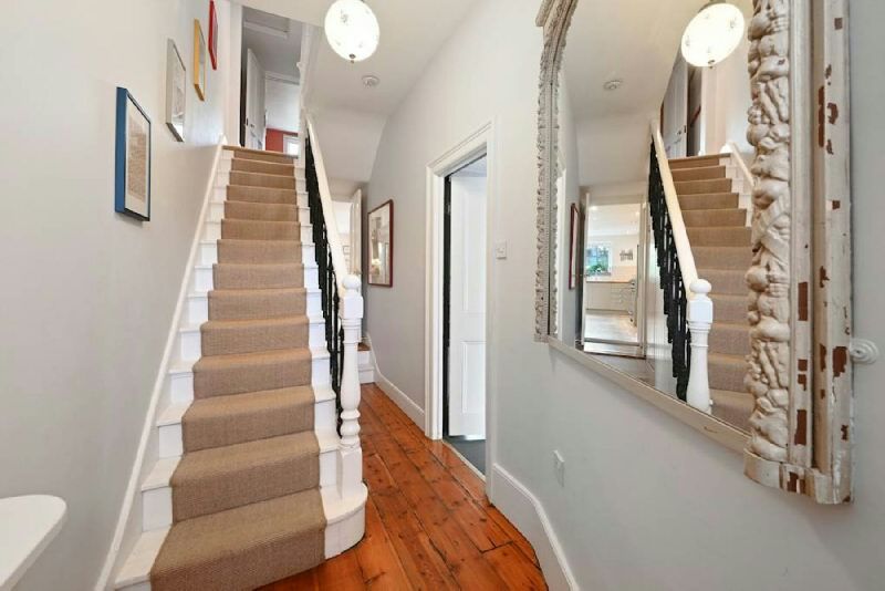 Property photo 3 of 18 Hallway