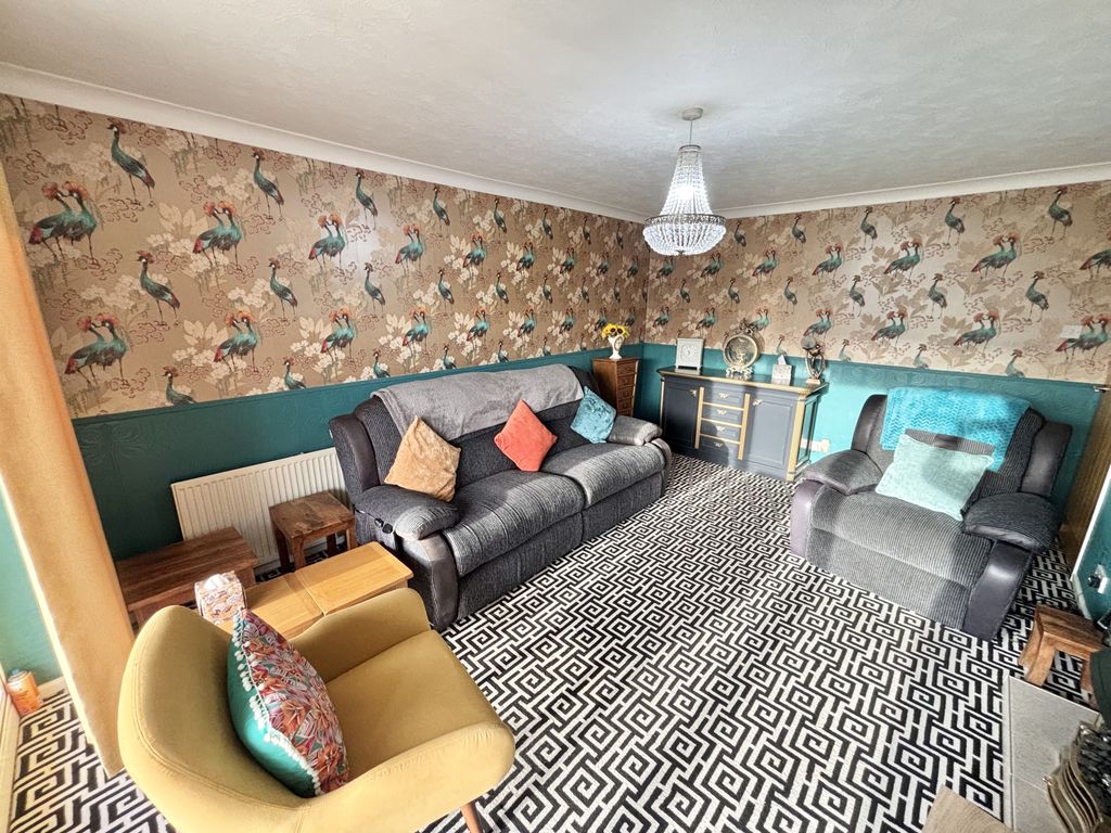 Property photo 3 of 25