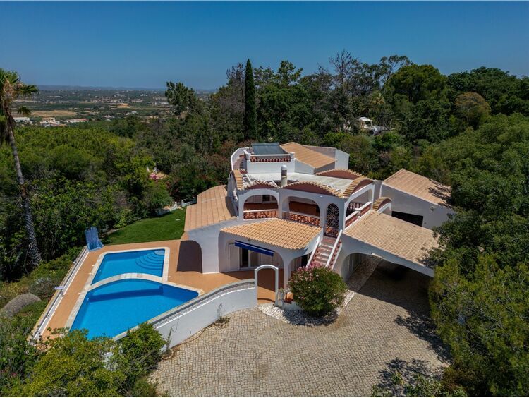 Property photo 1 of 89 Img 0