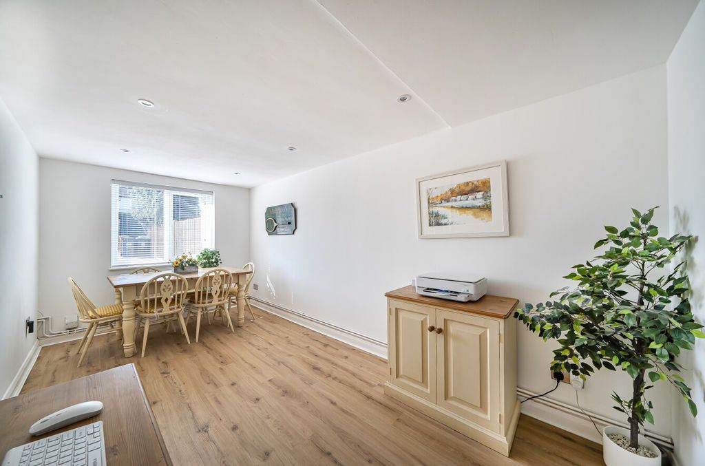 Property photo 3 of 19 Photo 12