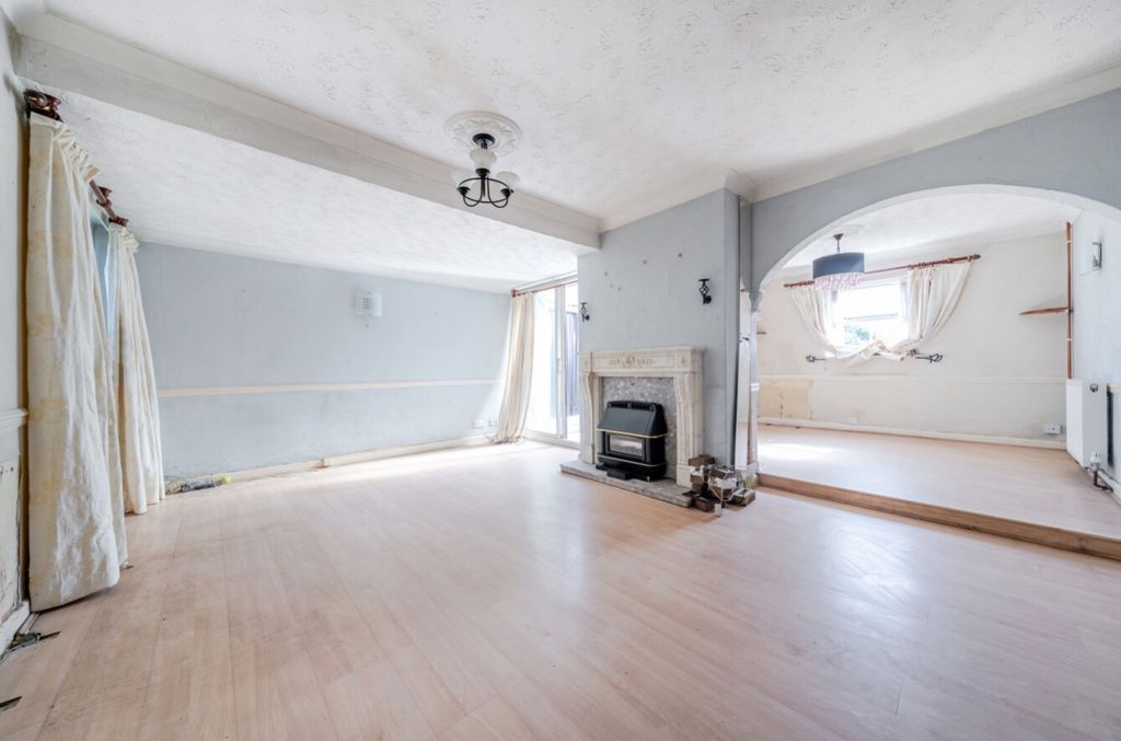 Property photo 3 of 22 1358613-5-68d13Fb51Eb7c