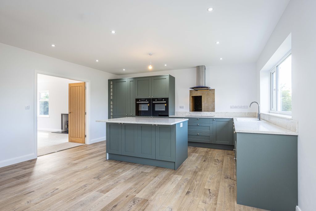 Property photo 2 of 33 Springfield Rasen Road Walesby Ln8 3Uw-20