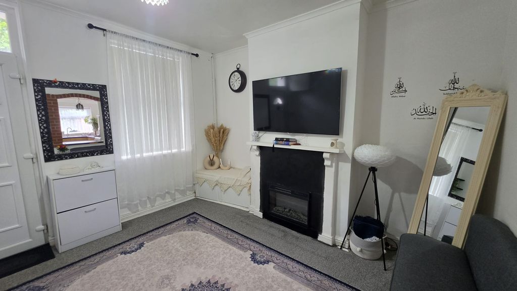 Property photo 3 of 18