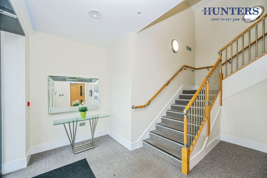 Property photo 2 of 18 Pbox-Img.Jpg