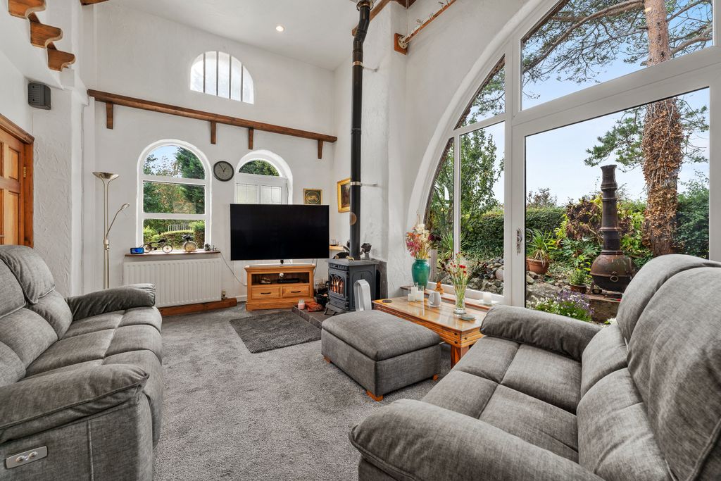 Property photo 3 of 22