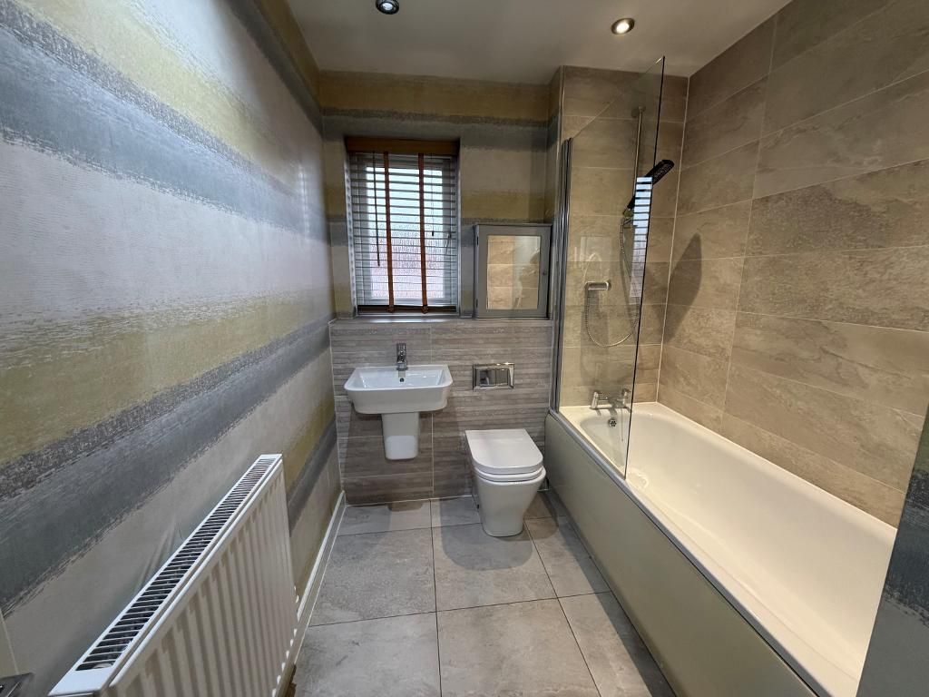 Property photo 3 of 15 Bathroom