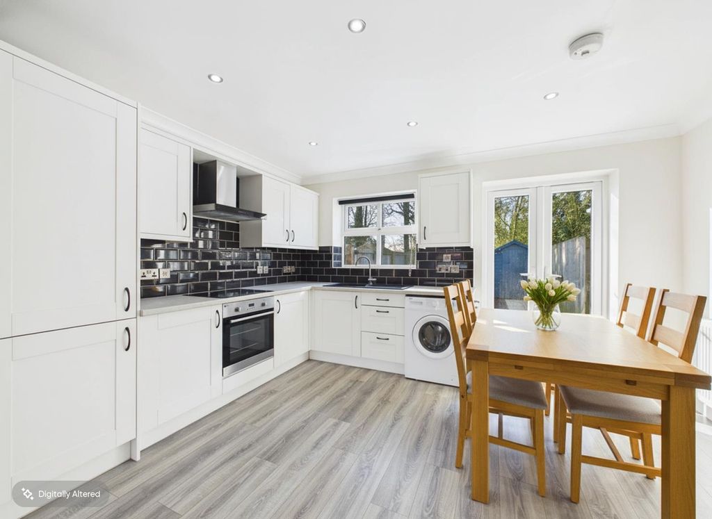 Property photo 3 of 18 Cam02804G0-Pr0462-Still007-001.Png