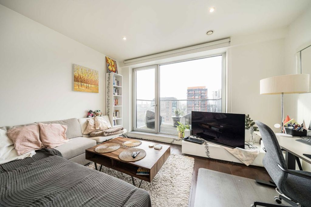 Property photo 2 of 8