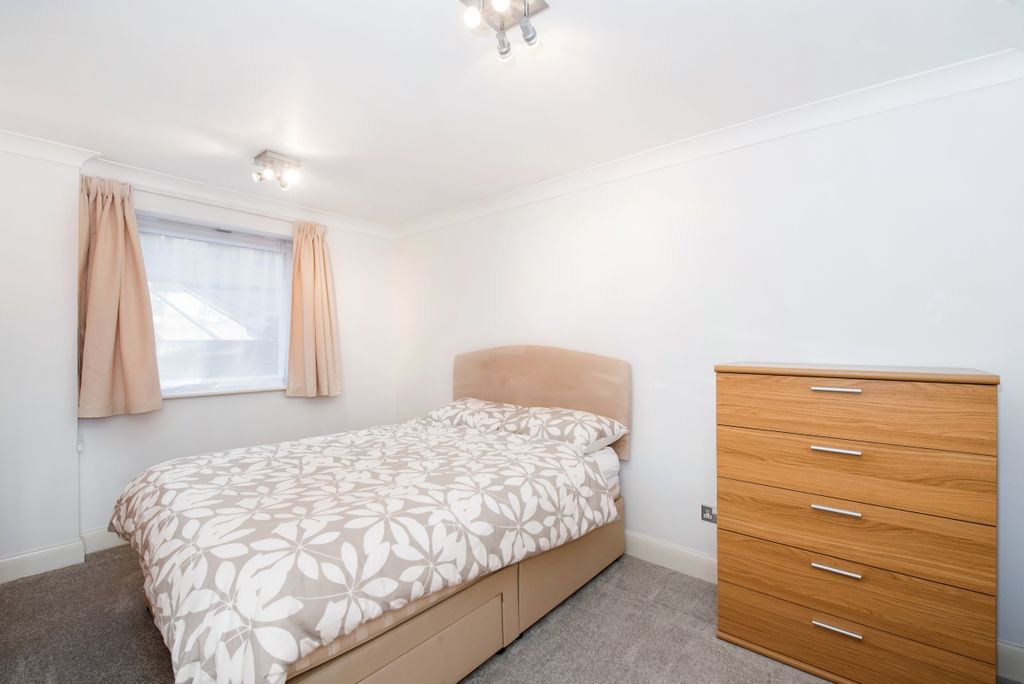 Property photo 3 of 14 Ph1_786214