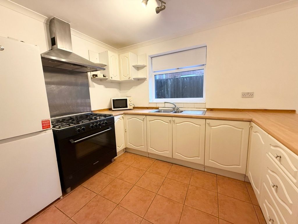 Property photo 2 of 10 Picture No. 11