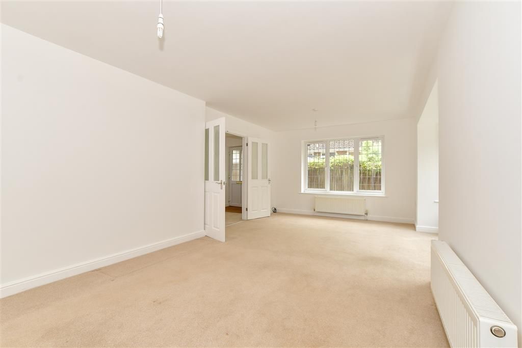 Property photo 3 of 9 Lounge/Dining Room
