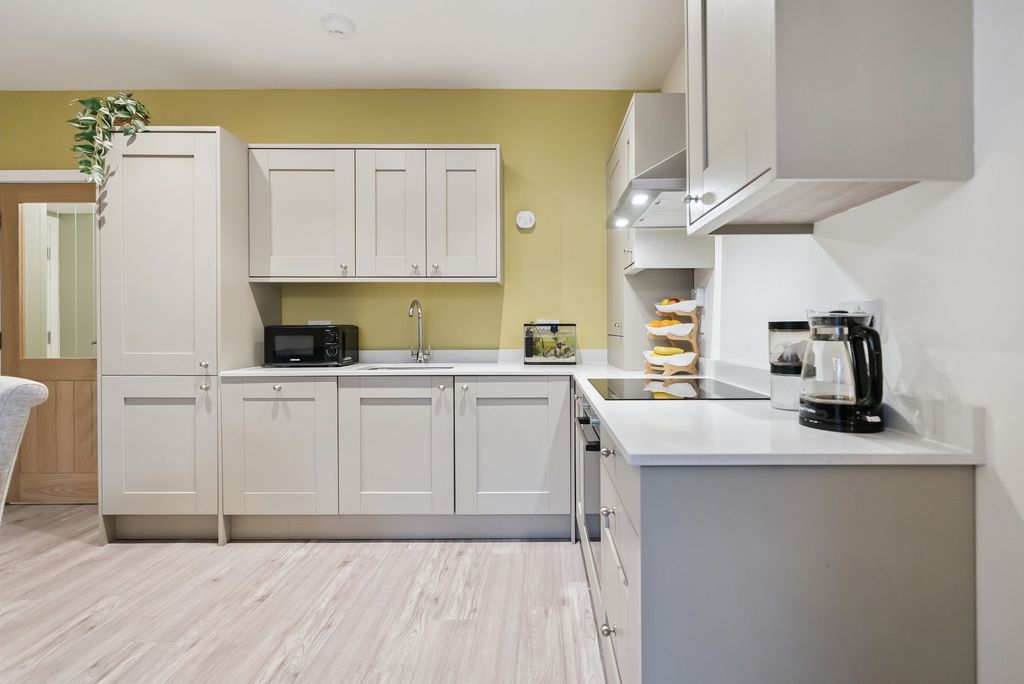 Property photo 3 of 23